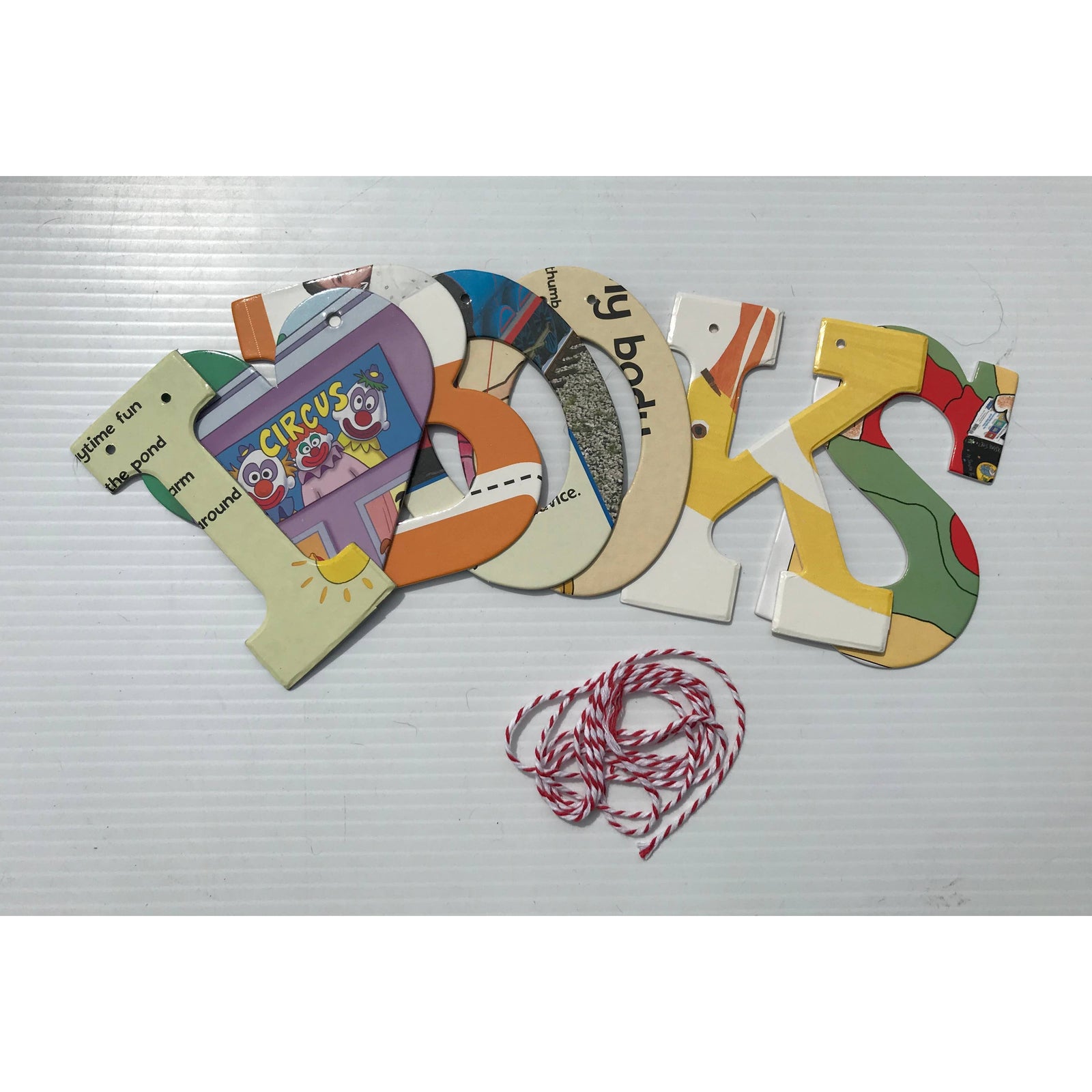 Phrase Garlands - I (HEART) Books BookGeek