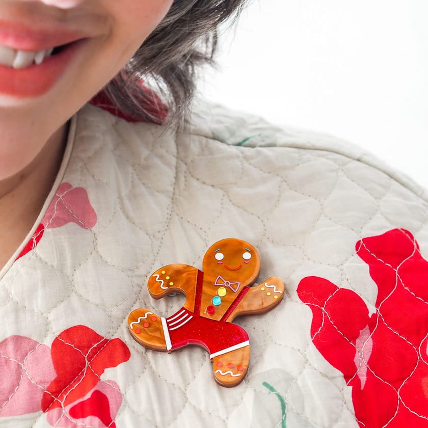 Catch Me If You Can Brooch BookGeek