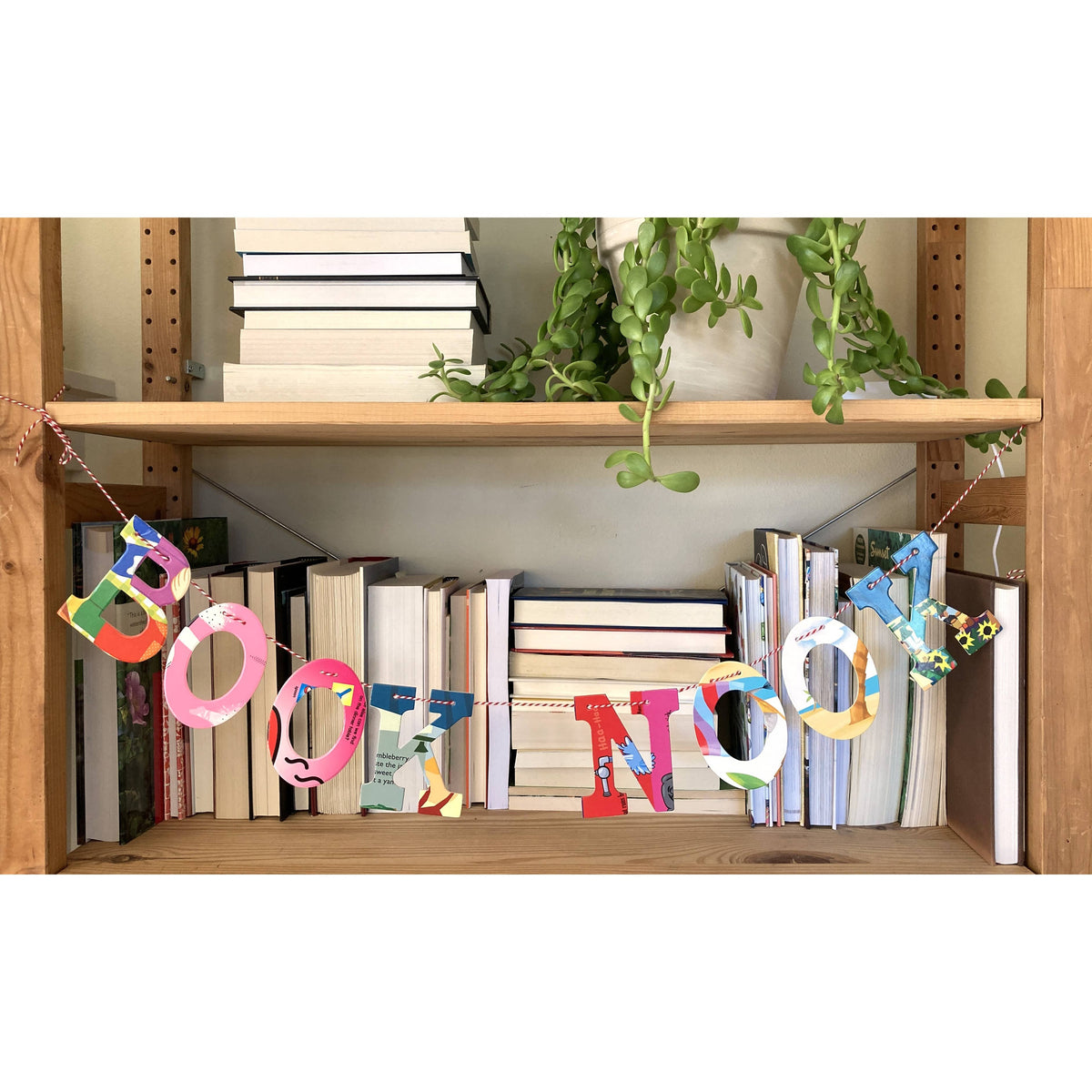 Phrase Garlands - Book Nook BookGeek