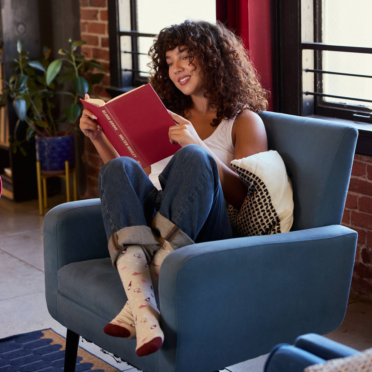 Socks that Give Books | Books and Wine - Gifts for Readers BookGeek